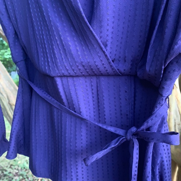 M.M. LAFLEUR The Twyla Top in Purple Light Foulard - Picture 6 of 14